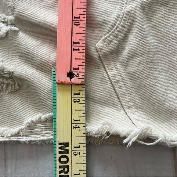 We The Free Women's Khaki Denim Mini Skirt Size 30 Casual Distressed Frayed Hem - Picture 13 of 14